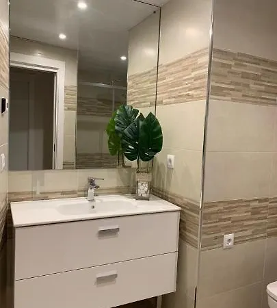 Luxury Apartment *